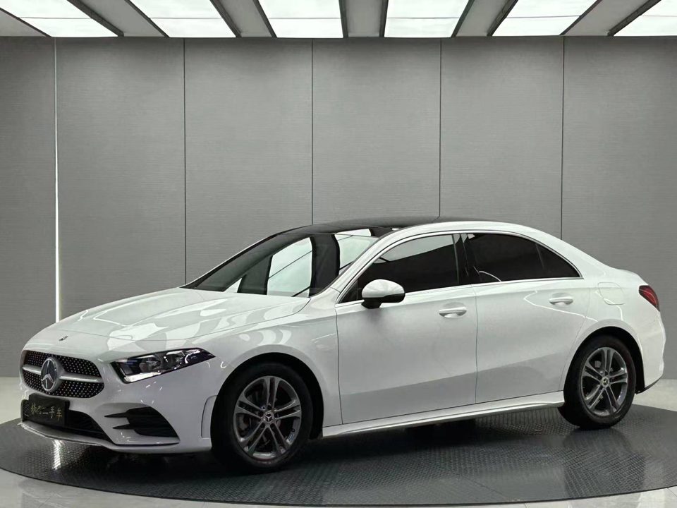 Mercedes Benz A180L